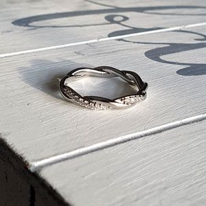 Trend Silver Twisted Diamond Ring